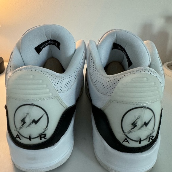 Jordan 3 Retro Fragment. Size 9.5 men’s. - Picture 4 of 6